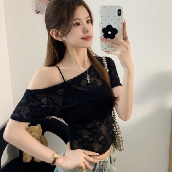 เสื้อปาดไหล่ลูกไม้ สวยเซ็กซี่ ผ้าดี ใส่กับชุดชั้นในสวยๆตัดกันสุดๆ ราคาโรงงาน พร้อมส่ง