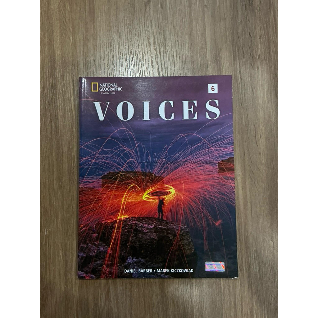 หนังสือภาษาอังกฤษ นิสิตจุฬาฯ ปี1 VOICES 6: STUDENT'S BOOK (WITH THE SPARK PLATFORM) (AMERICAN ENGLIS