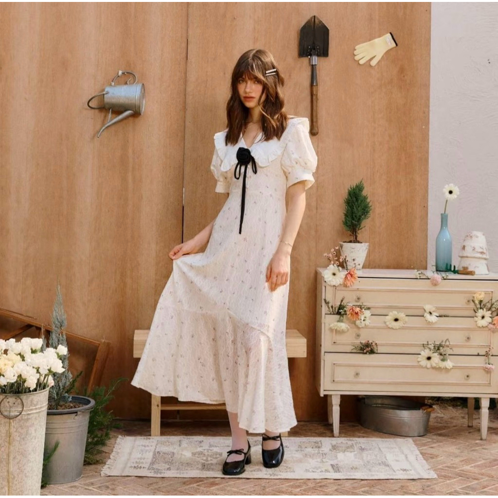 La Mignonne Size m  Ailent Grace Dress งานคอปกแต่งดีเทลล์ผ้าลูกไม้ used like new 