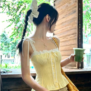 KUMI พร้อมส่🧚‍♀️ เสื้อสายเดี่🧚‍♀️ เสื้อเบลาส์สีขาวผ้า แฟชั่นฝรั่งเศส เสื้อสายเดี่ยวหวานใส่ สวมใส่สบายไม่อับ
