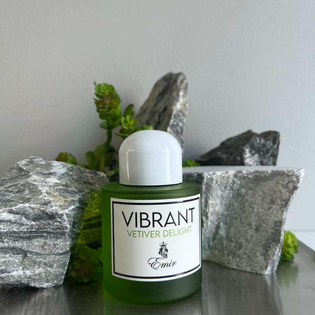Paris Corner - Vibrant Vetiver Delight แบ่งขาย