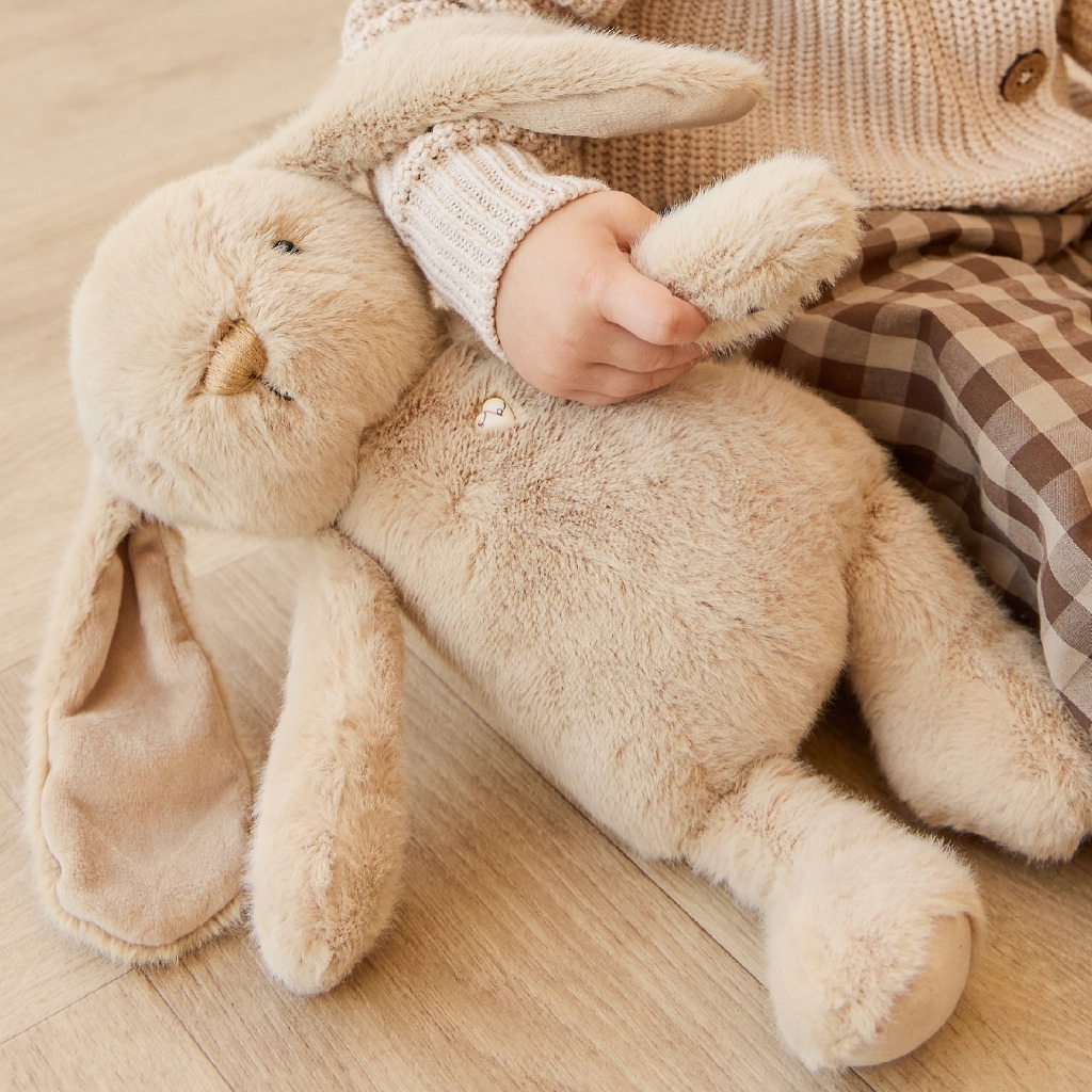 Snuggle Bunnies أرنبة Penelope ‏30 سم — كراميل — صورة 4