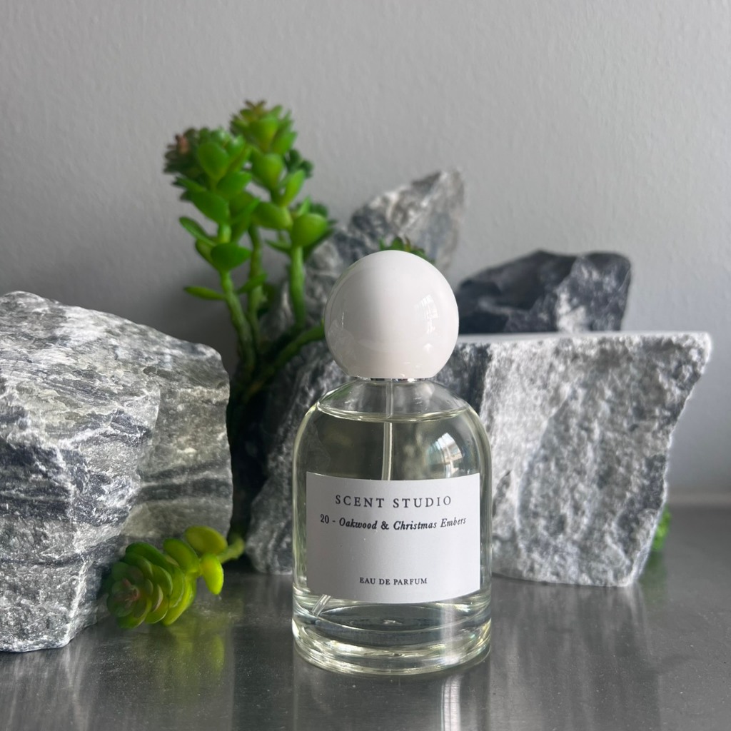 Scent Studio - 20 Oakwood & Christmas Embers แบ่งขาย