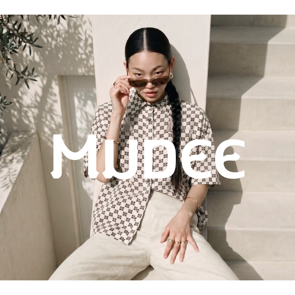 MUDEE เสื้อเบลาส์คอปกแต่งพู่แขนสั้น ผ้าลินินผสมคอตตอนพิมพ์ลายวินเทจ