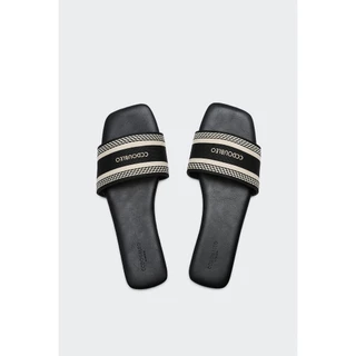 CC DOUBLE O WEBBING WOVEN LOGO STRAP SANDALS ผู้หญิง รองเท้าแตะแบบสวม สายคาดทอโลโก้ รุ่น O26WSWA028 (AW26 #P1)