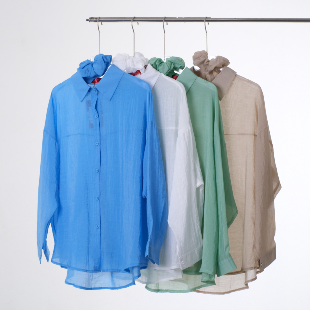 Lawyer Store | [8221430] เเสื้อเชิ้ตคอปกแขนยาว พร้อมยางมัดผม ผ้าบางๆ พริ้วๆ แขนยาว สำหรับสาวขี้ร้อน ขี้เกียจรีดผ้า