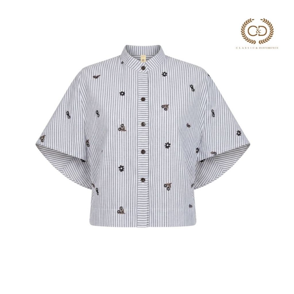 C&D เสื้อผู้หญิง แขนสั้น สีดำ Woman's Blouse Komohana Stripe Black  CC72BL