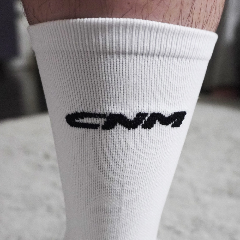 CNM FeelPro Grip Socks ถุงเท้ากันลื่น แบบบาง ครึ่งแข้ง สำหรับนักกีฬา