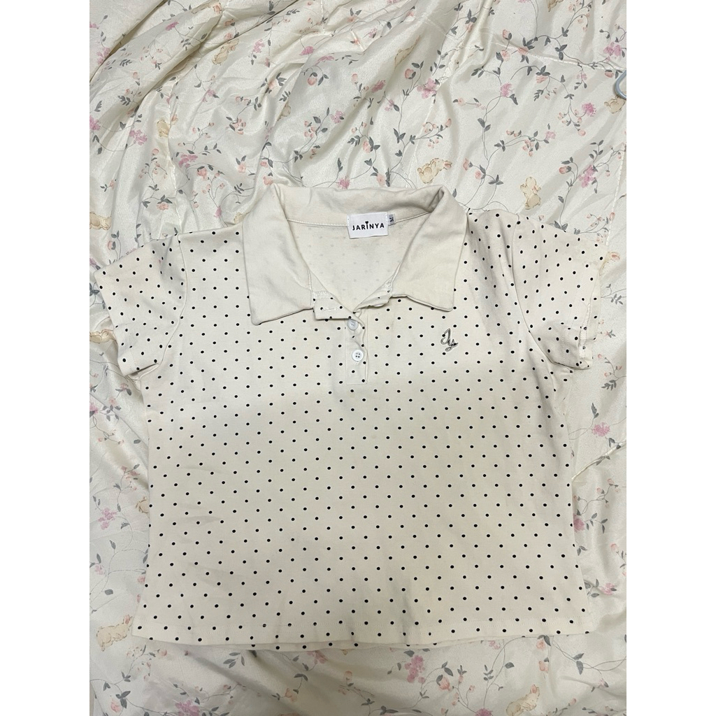 เสื้อผ้ามือสอง เสื้อครอปมือสอง เสื้อแบรนด์มือสอง(Beming,JIRINYA,High school) ราคาถูก