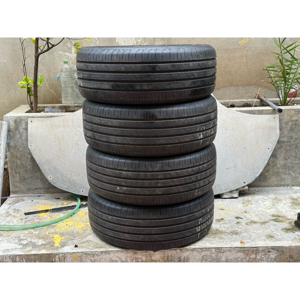 ยางGoodYearAssurance Comforttred 225/40R19 03/25 1ชุด