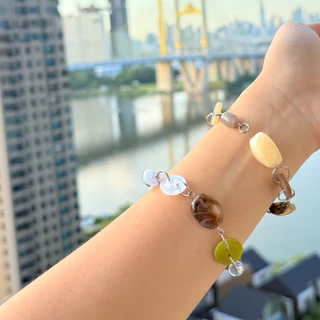 Lookpaadcollections - Ocean Bracelet สร้อยข้อมือลูกปัดสลับกับกระดุมโทนสีทราย ทะเล