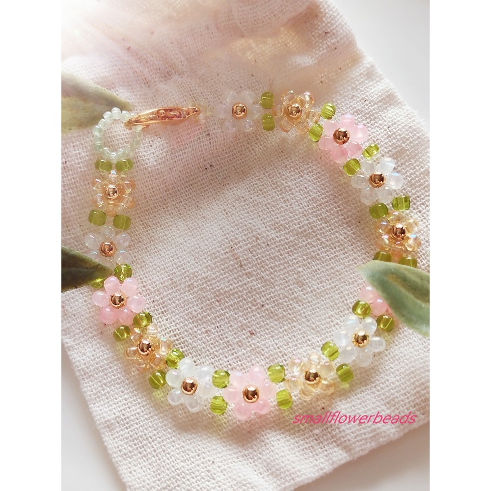 สร้อยข้อมือลูกปัด blossom