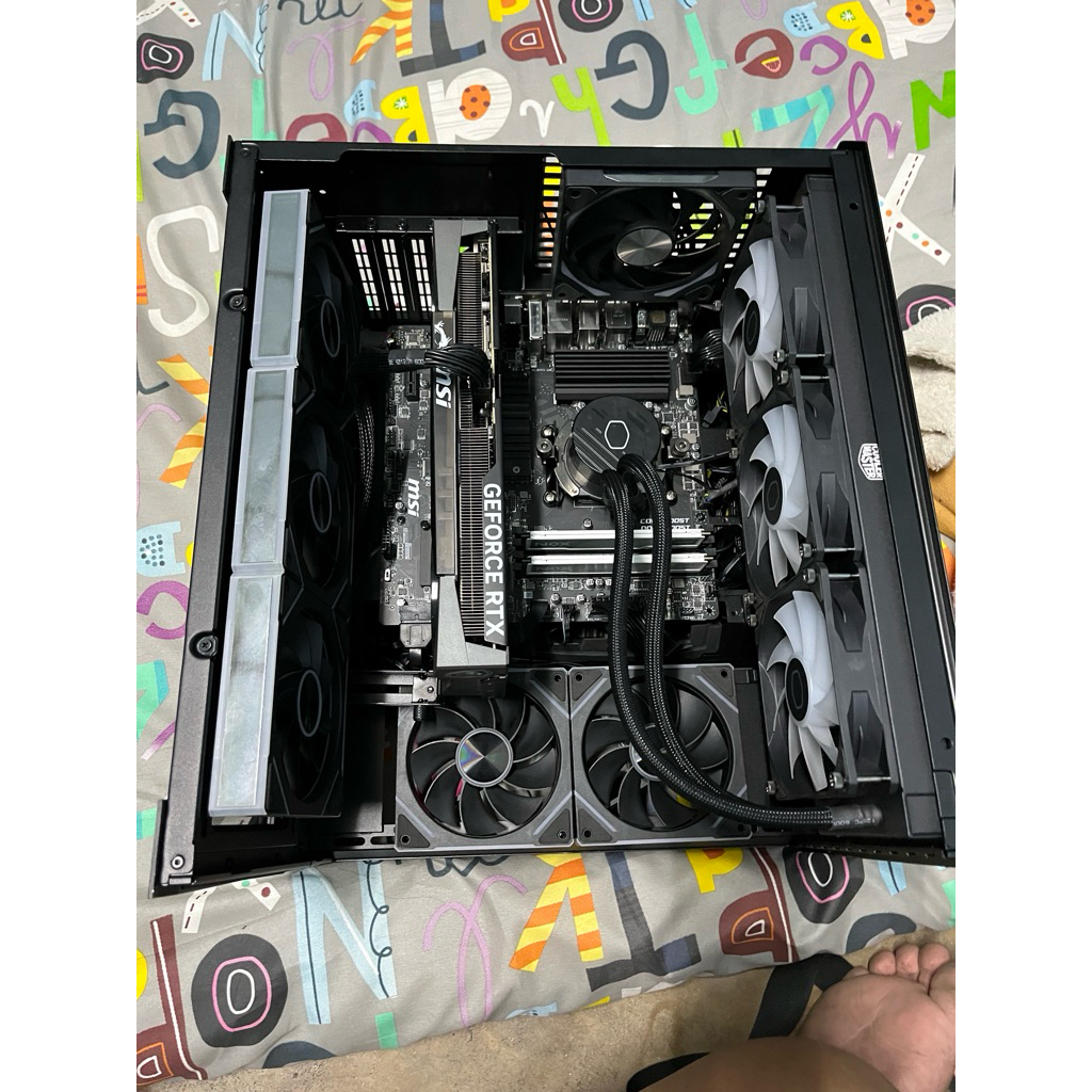 คอมเล่นเกมพร้อมจอ 2k ryzen7 5800x +5060ti 16gb