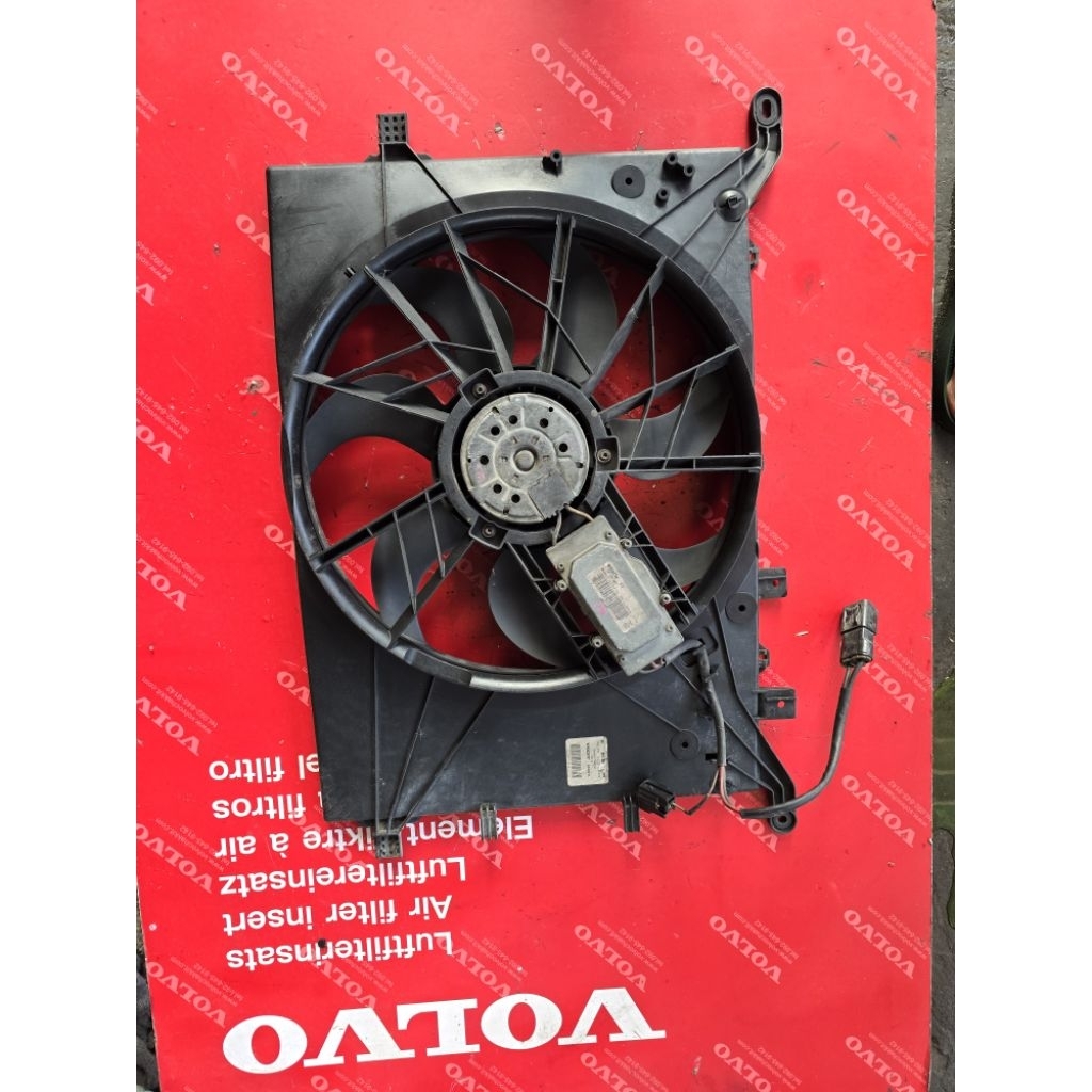 พัดลมหม้อน้ำ volvo S60 , S80 ,V70 p2 เเท้ใช้งานปกติ