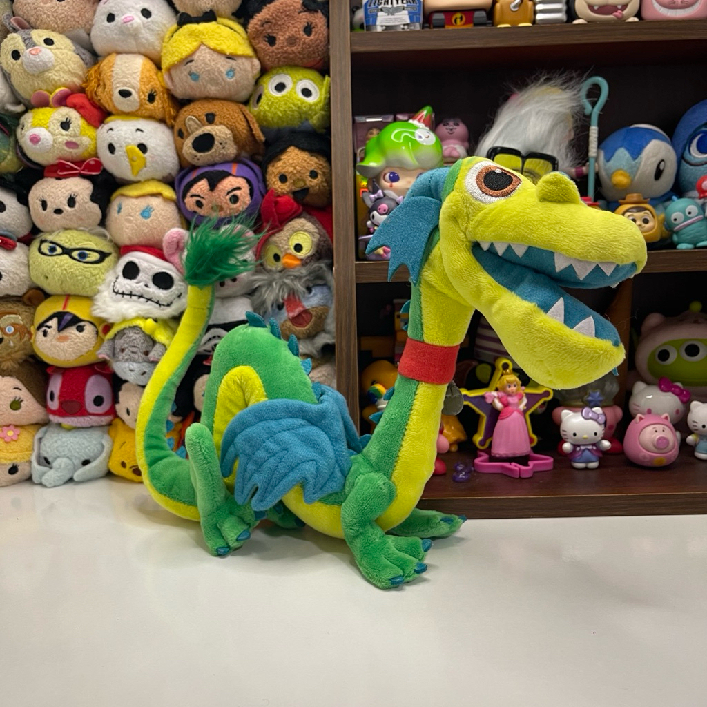 พร้อมส่ง ตุ๊กตา Disney Store plush of Blazey the Dragon from the movie Onward 7.5“ มือสอง สภาพดี