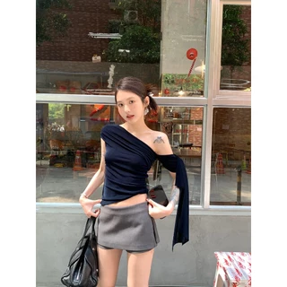 Beryl พร้อมส่ง เสื้อครอปผู้หญิง เสื้อยืดไหล่เปิด ดีไซน์ไหล่เฉียงพร้อมผ้าคล้องไหล่ ผ้ายืดนุ่มใส่สบาย