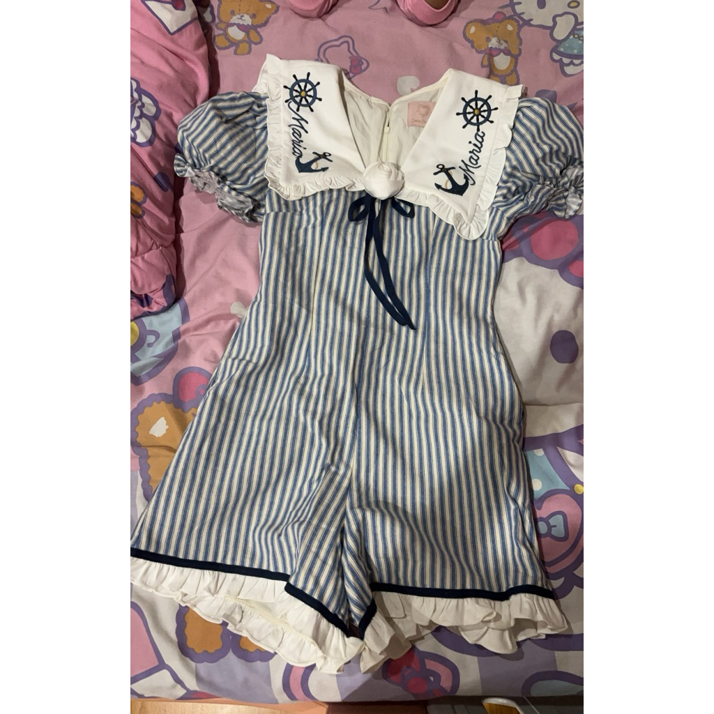 ชุดกางเกงร้าน maria diamond น่ารักมาก size S มือสองใส่ครั้งเดียว 600 บาท