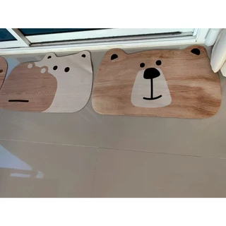 พรมเช็ดเท้าลายไม้60x40cm พรมลายหมีสไตล์ไม้ พรมรองพื้นกันลื่น ดีไซน์น่ารัก แต่งบ้านอบอุ่น ใช้หน้าห้องน้ำ ห้องครัว
