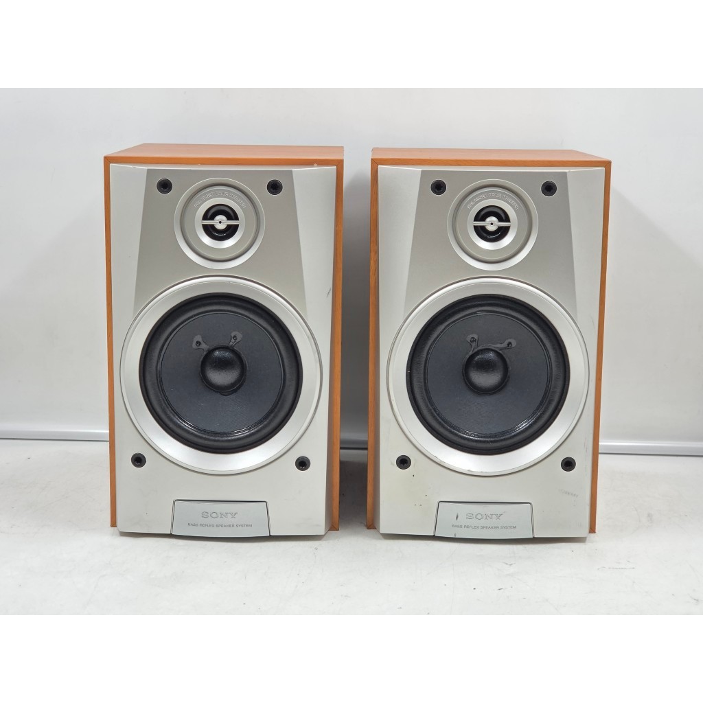 BK84 ลำโพงญี่ปุ่นมือสอง 1 คู่ (259-260) SONY SS-MD11 50W 6 โอห์ม Woofer 4 นิ้ว Size ตู้ 17x22.5x27.5