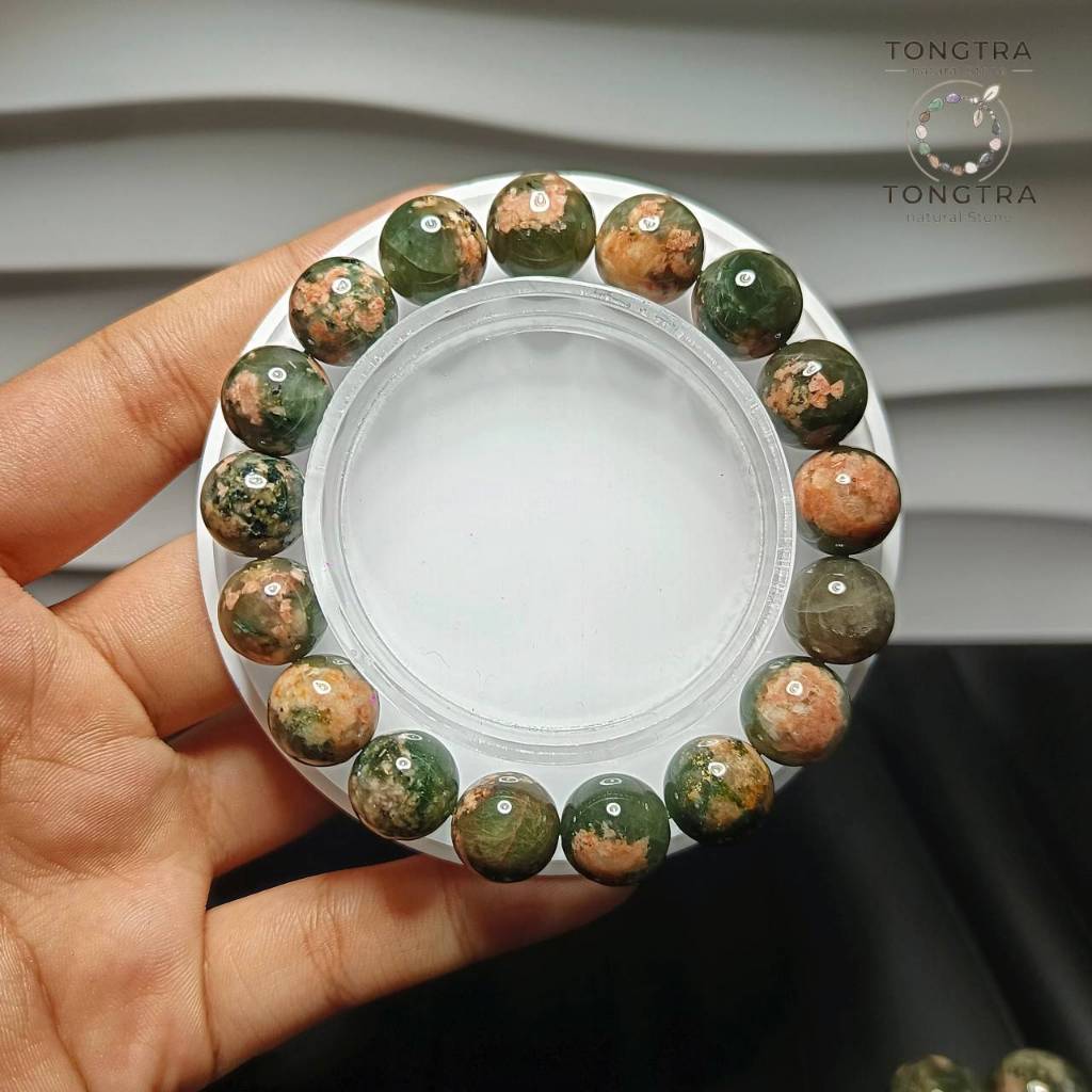 สร้อยข้อมือ หินซากุระอาเกตสีเขียว (Sakura in Green Agate) "เป็นหินมงคลที่รวมพลังแห่งความสงบ และการเริ่มต้นใหม่"
