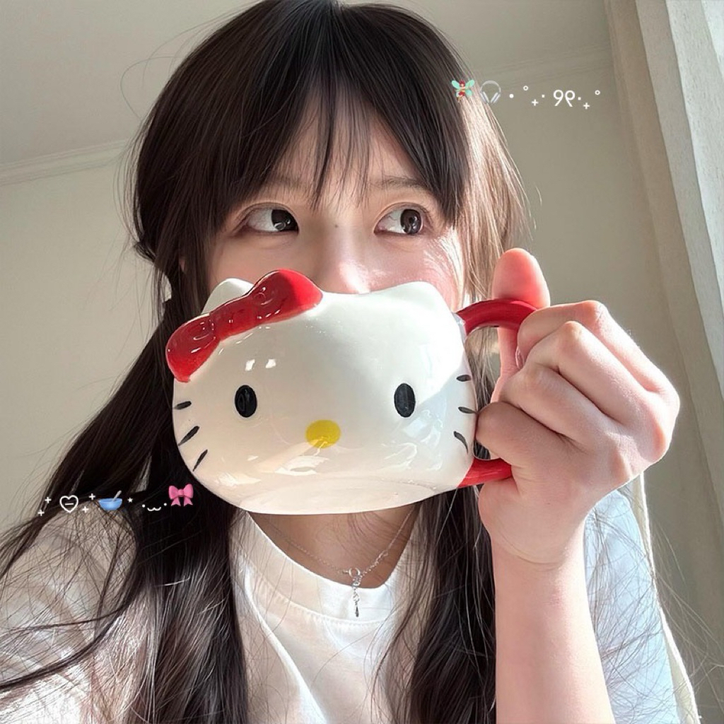 (พร้อมส่งค่ะ🪄) HEYHOMI—แก้วน้ำ (เซรามิค/แก้วมัค) ตรีม: คิตตี้ Kitty "โบว์แดง/โบว์ชมพู“ เข้าไมโครเวฟได้ ขนาดบรรจุ 500ml.
