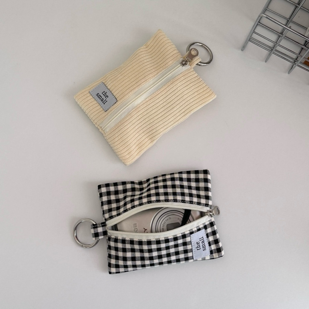 peas pouch | กระเป๋าถั่วลันเตา by the.smallstuff