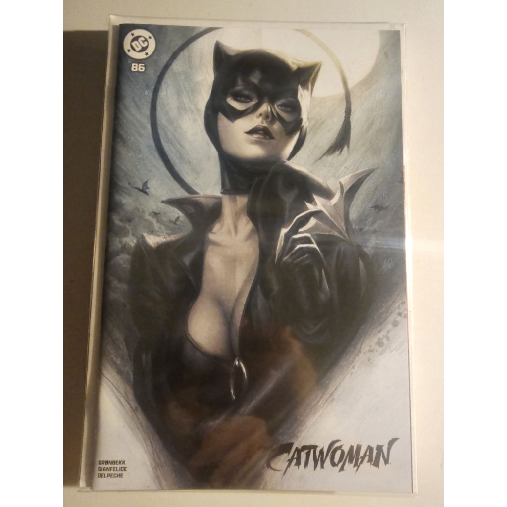 Catwoman #86 – Lake Como Comic Festival Artgerm Exclusive Variant 🐈‍⬛
