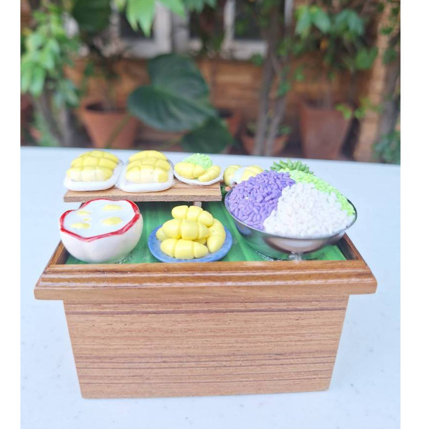 โต๊ะขนาดจิ๋วขายข้าวเหนียวทุเรียน เป็นของฝาก ประดับร้านขนม คาเฟ่ ร้านขนม