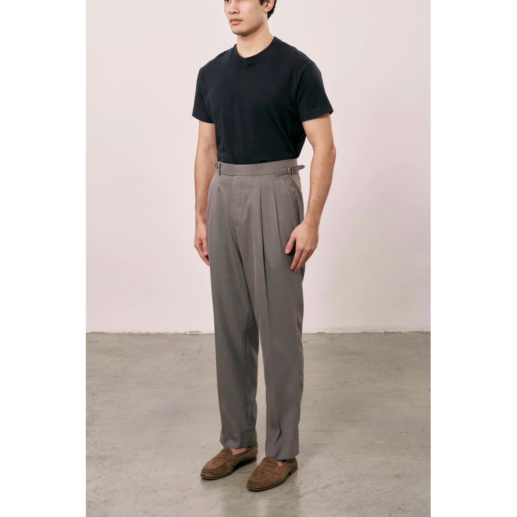 The Finery - The Wellington Trouser ทรง Classic Fit แบบต้นขาใหญ่ 7 สี | กางเกงขายาว 2 จีบ | ผ้า High Twist | ตัวปรับเอว