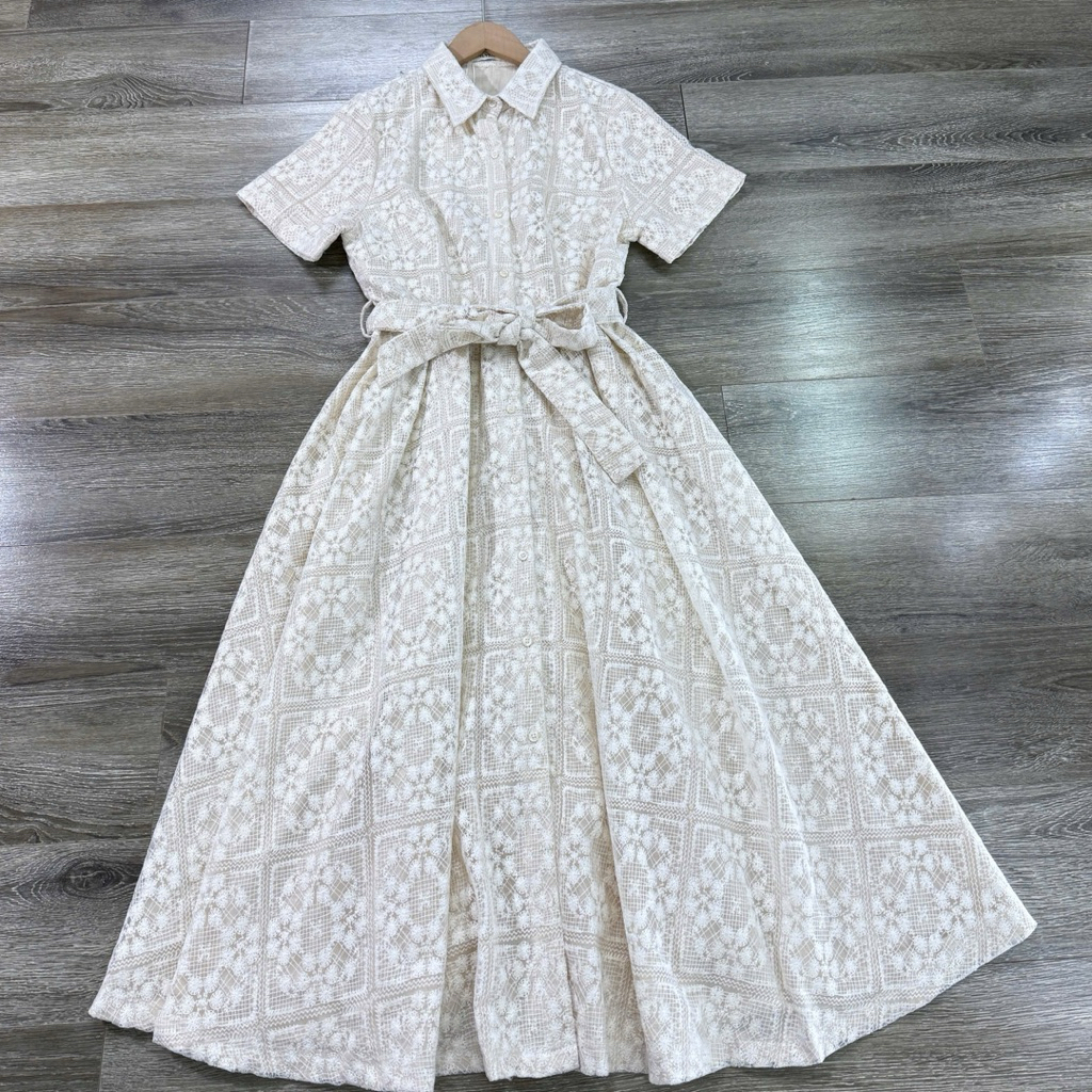 ONLY ME  Midi Dress เดรสลูกไม้สีครีม มีซับใน สะโพกปล่อย ผ้านิ่ม ตัวนี้สวย หรู ดูแพง
