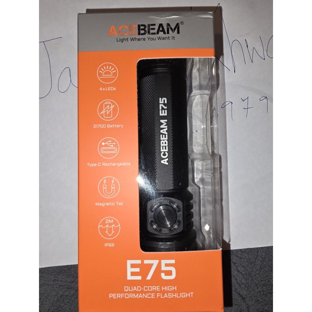 acebeam e75 สีดำ แสง 5000k