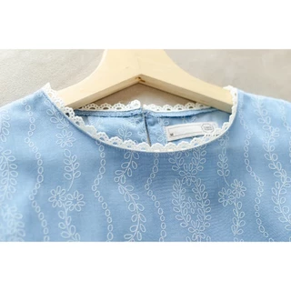Narinari : MT7750 Lace Trim Floral Print Blouse