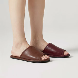 รองเท้าใส่ในบ้าน สลิปเปอร์ ผ้าหนัง รุ่น Flex Leather Slipper พื้นนุ่ม กันลื่น เกรดพรีเมี่ยม | Soft&Co