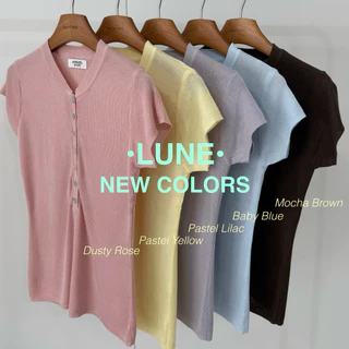 Apparel story - Lune Knit Top (ลูน) เสื้อไหมพรมทอบางดีเทลคอกระดุม