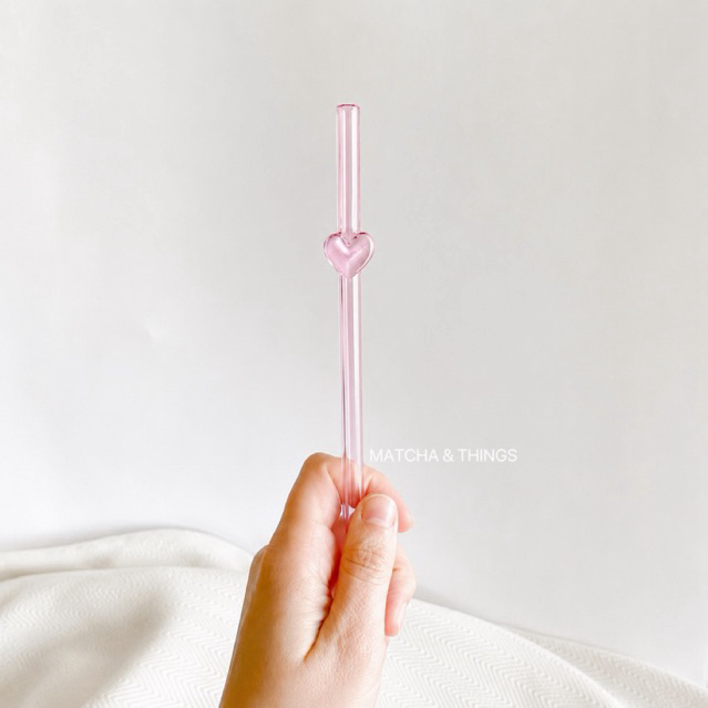 หลอดแก้วสีชมพู มีหัวใจ | Pink Heart Glass Straw หลอดแก้วใสใช้ซ้ำ พร้อมหัวใจ 3D สำหรับมัทฉะ กาแฟ และเครื่องดื่มเย็น