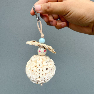 E-118 ของเล่นนกแก้ว สำหรับแทะเล่น วัสดุธรรมชาติ ลูกสน มีตะขอเกี่ยวสแตนเลส parrot toys