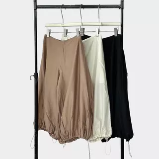 Atipashop - Royale Lounge Set ชุดเซ็ต 2 ชิ้น เสื้อคล้องคอและกางเกงบอลลูน ดีไซน์เรียบหรู