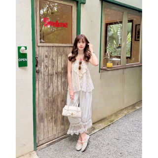 (aunaunn.official) Daphne lace top – เสื้อสายเดี่ยวลายดอกไม้ แต่งลูกไม้ น่ารักมากๆ