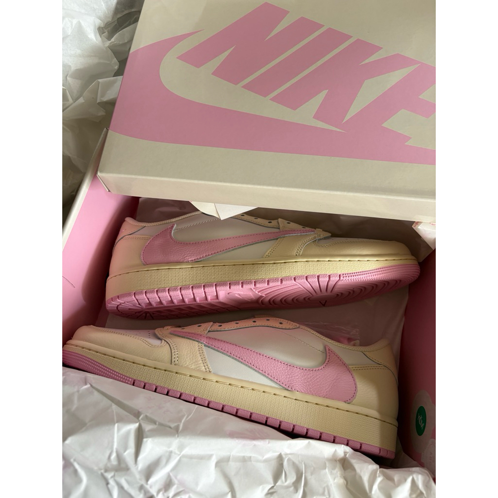 [แท้💯%พร้อมส่ง⚡️] Air Jordan 1 Low x Travis Scott Shy Pink 12US รองเท้า