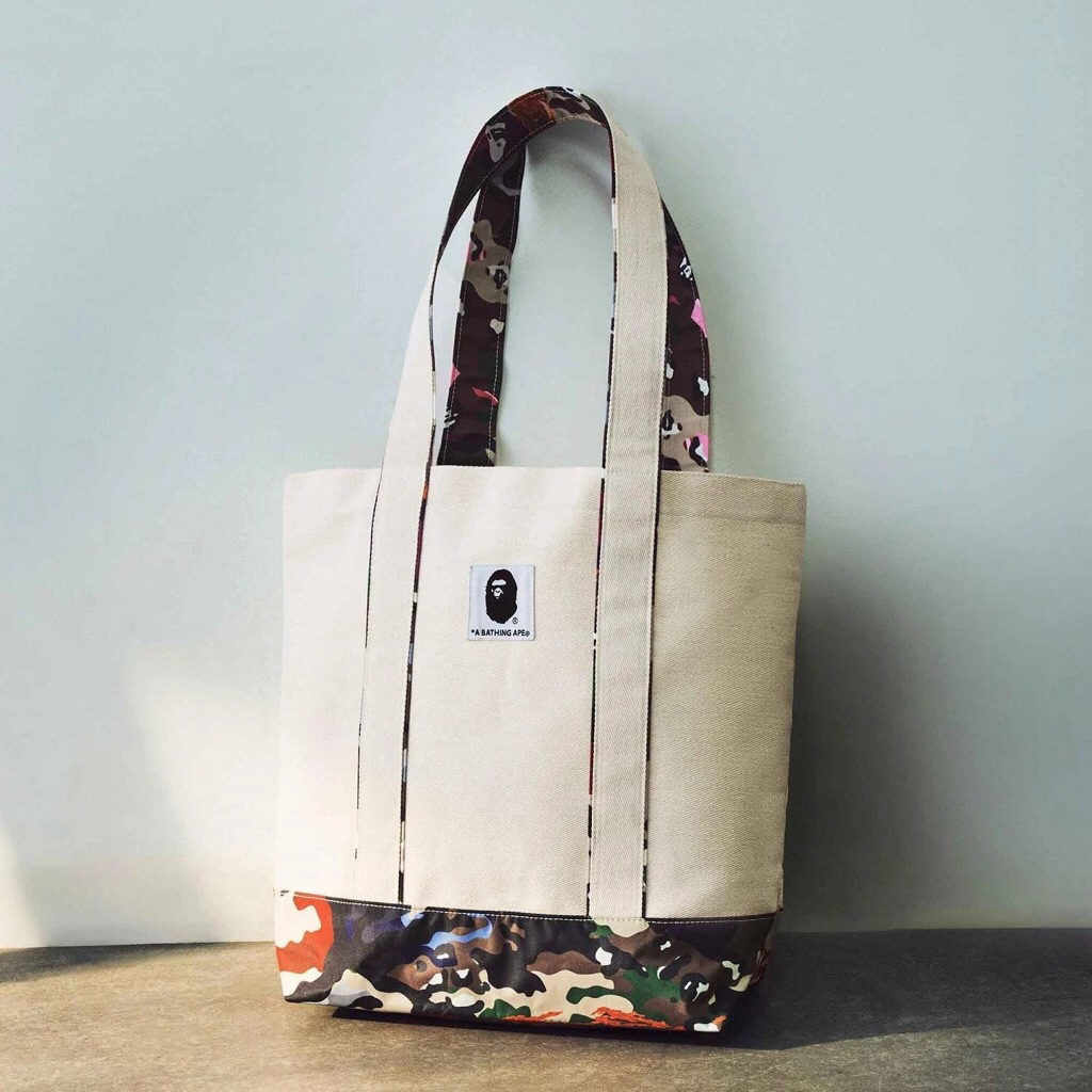 ✔️ของแท้ ♥️ กระเป๋า Bape พร้อมนิตยสารญี่ปุ่น A BATHING APE HYBRID CAMO Large Tote Bag Smart Magazine