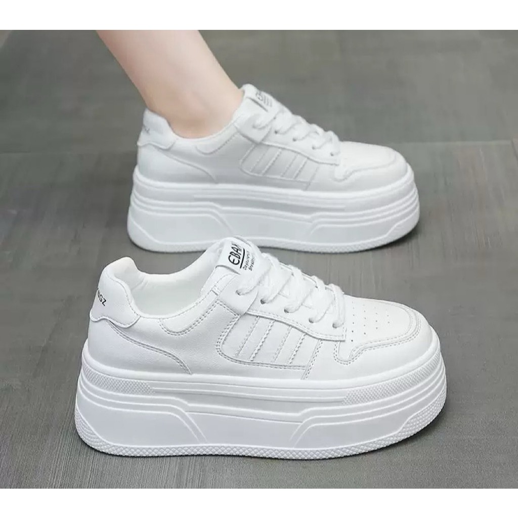 mavis รุ่นใหม่ พร้อมส่ง รองเท้าผ้าใบผู้หญิง เสริมส้น 5 ซม.ทรงสวย NO.M195