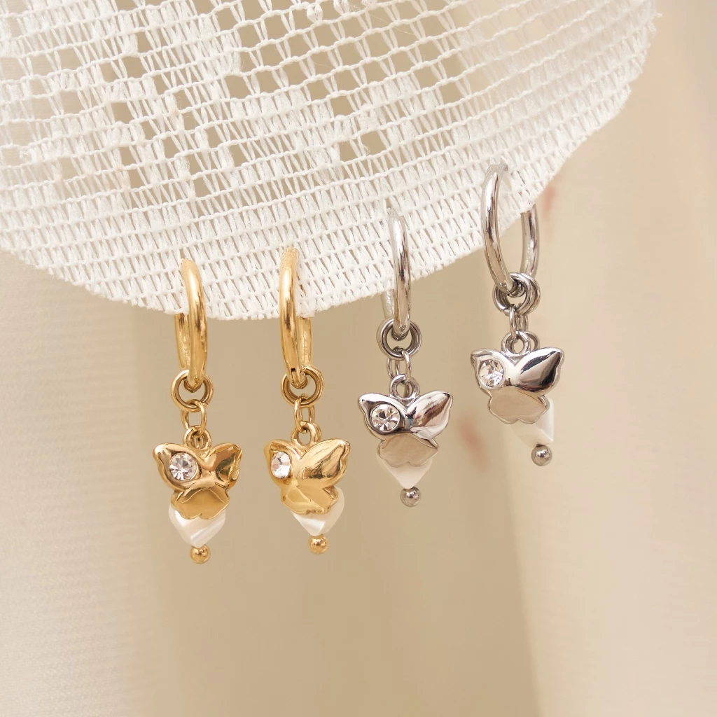 earika.earrings - petite monarch hoop ต่างหูห่วงห้อยผีเสื้อหัวใจ วัสดุสแตนเลส (stainless steel)