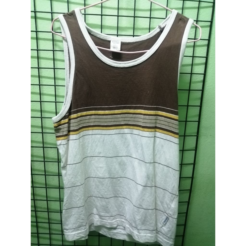 เสื้อกล้ามจากแบรนด์ Discus Athletic