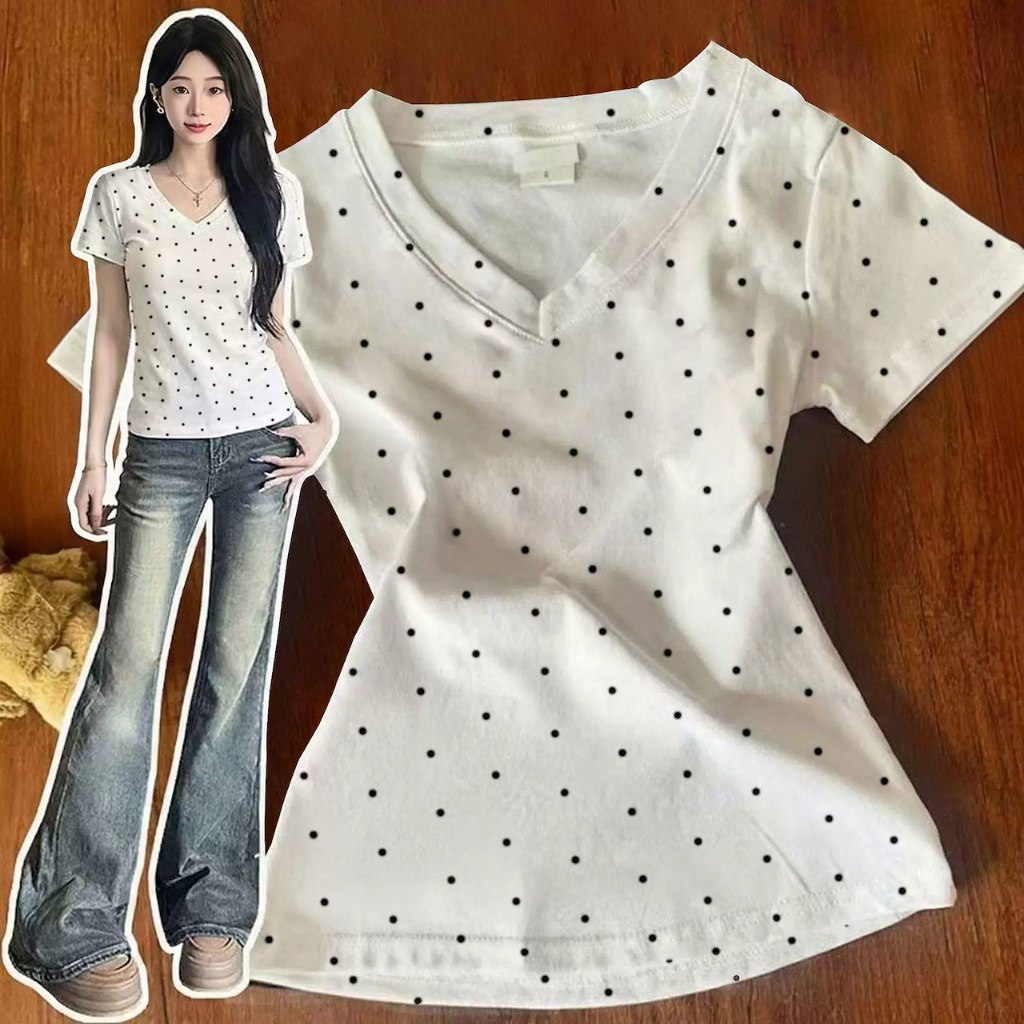 จัดส่งตลอด24ชั่วโมงเสื้อยืดแขนสั้นลายจุด women clothingรัดรูปซ่อนหุ่นดีมาก ไหล่ผู้หญิง สไตล์เกาหลี สไตล์สาวแซ่บบริสุทธิ์