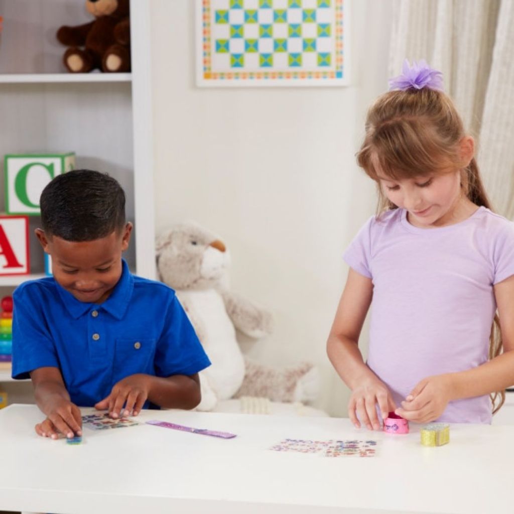 Melissa & Doug طقم صنع أساور DIY ‏(4 قطع) — صورة 8