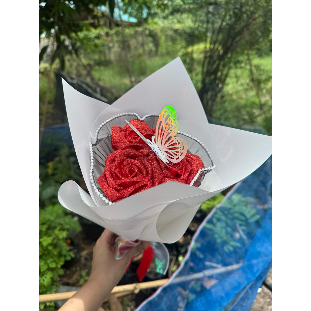 พร้อมส่ง |ช่อดอกไม้ ช่อดอกกุหลาบ ดอกกุหลาบริบบิ้น กุหลาบกลิตเตอร์ ของขวัญวันครบรอบ