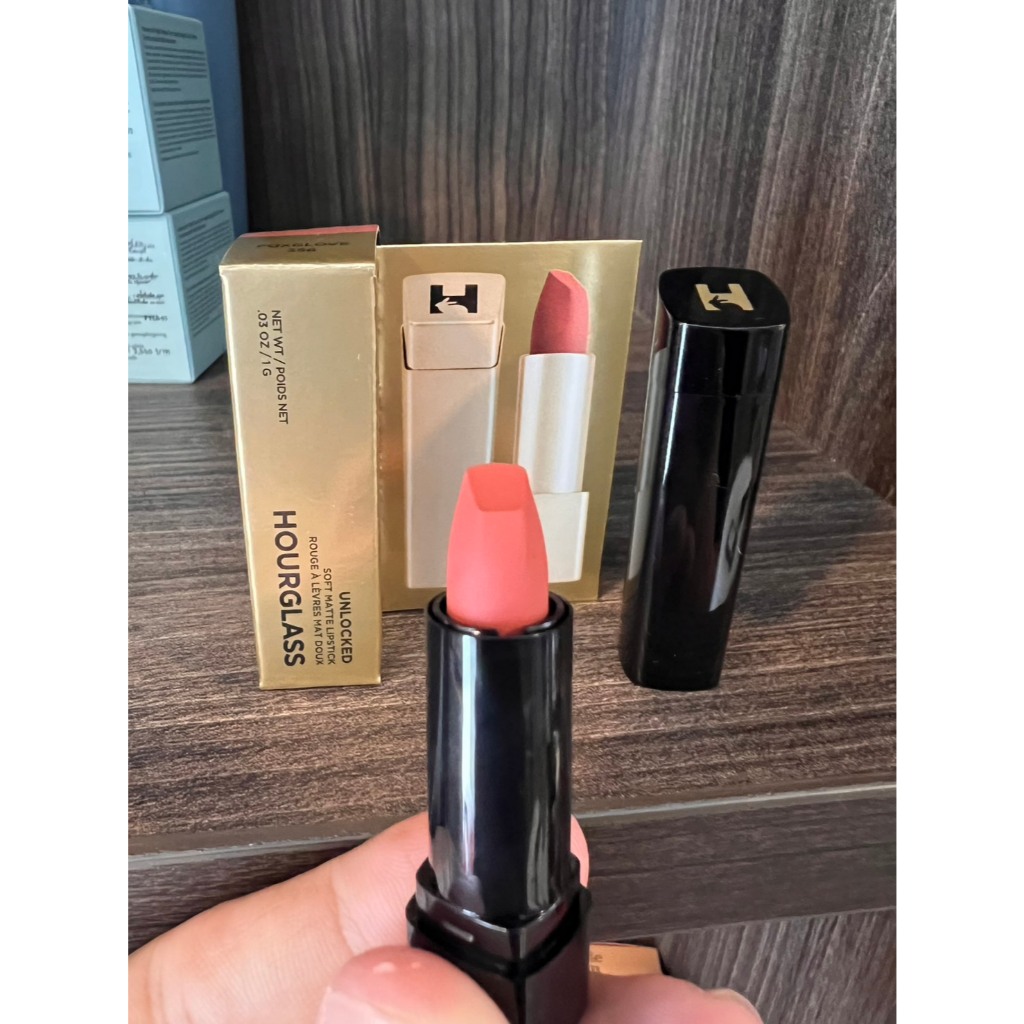 ป้ายไทย_ของแท้100%_Hourglass Unlocked Soft Matte Lipstick 1g.