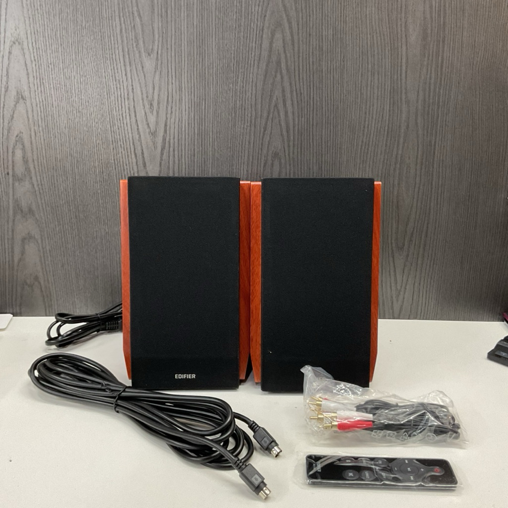 Edifier R1700BTs bluetooth สีน้ำตาล ชุดลำโพง สภาพสวย งานกล่องของแท้ มือสองจากญี่ปุ่น