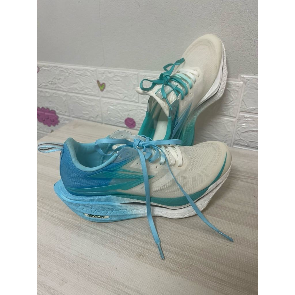 【361 Degrees】Flame 4 ET│ผู้ชายผู้หญิงรองเท้าวิ่ง Breathable Anti-slip ทนทาน 672612223