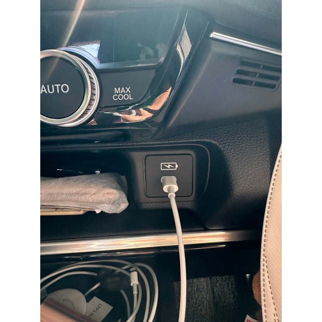 Honda HRV USC ชาร์จ Type C ด้านหน้า (Part แท้)